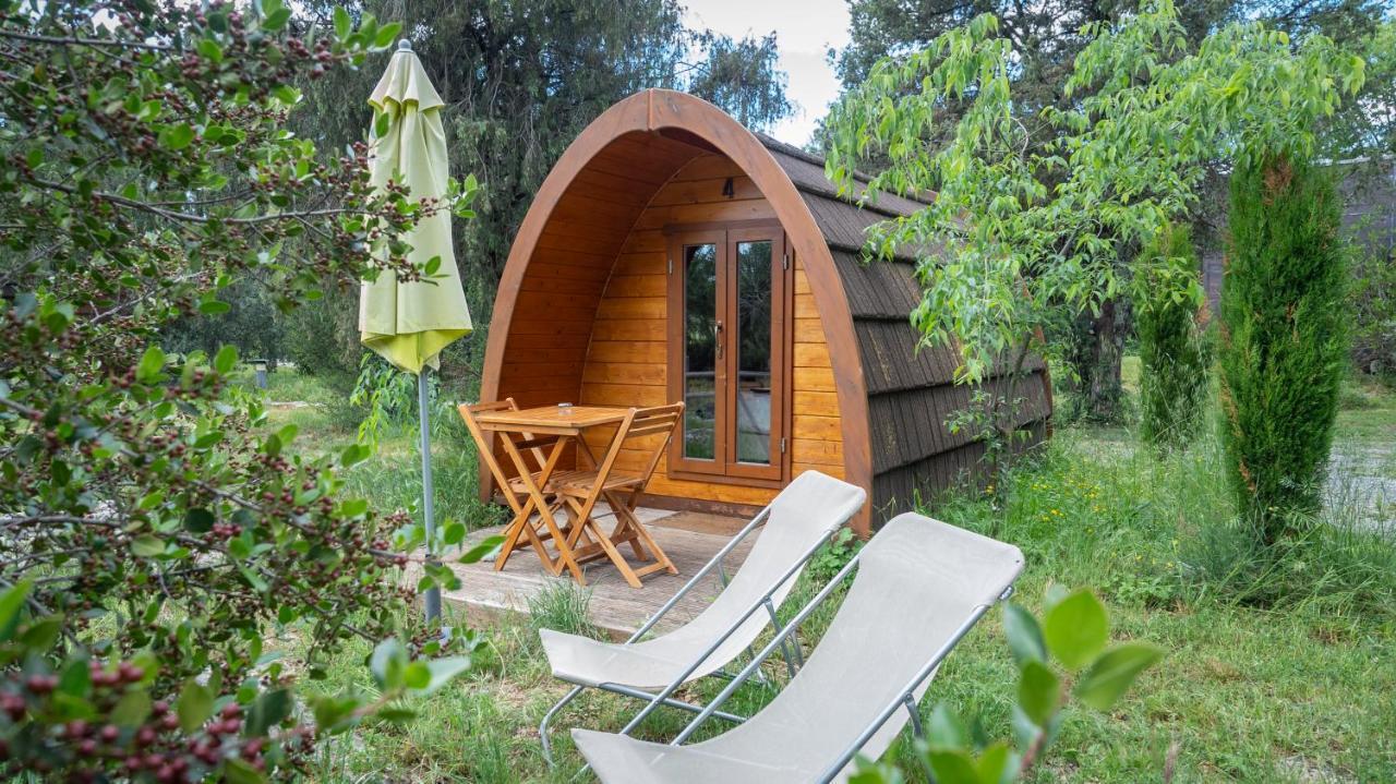 Roulottes Et Cabanes De Saint Cerice Vogue Ngoại thất bức ảnh