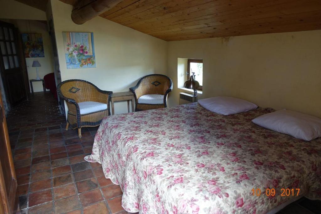 Roulottes Et Cabanes De Saint Cerice Vogue Ngoại thất bức ảnh